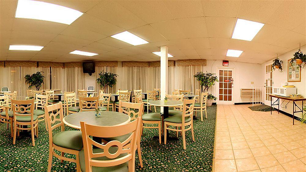 Red Roof Inn Tampa Bay - Sint-Petersburg Buitenkant foto