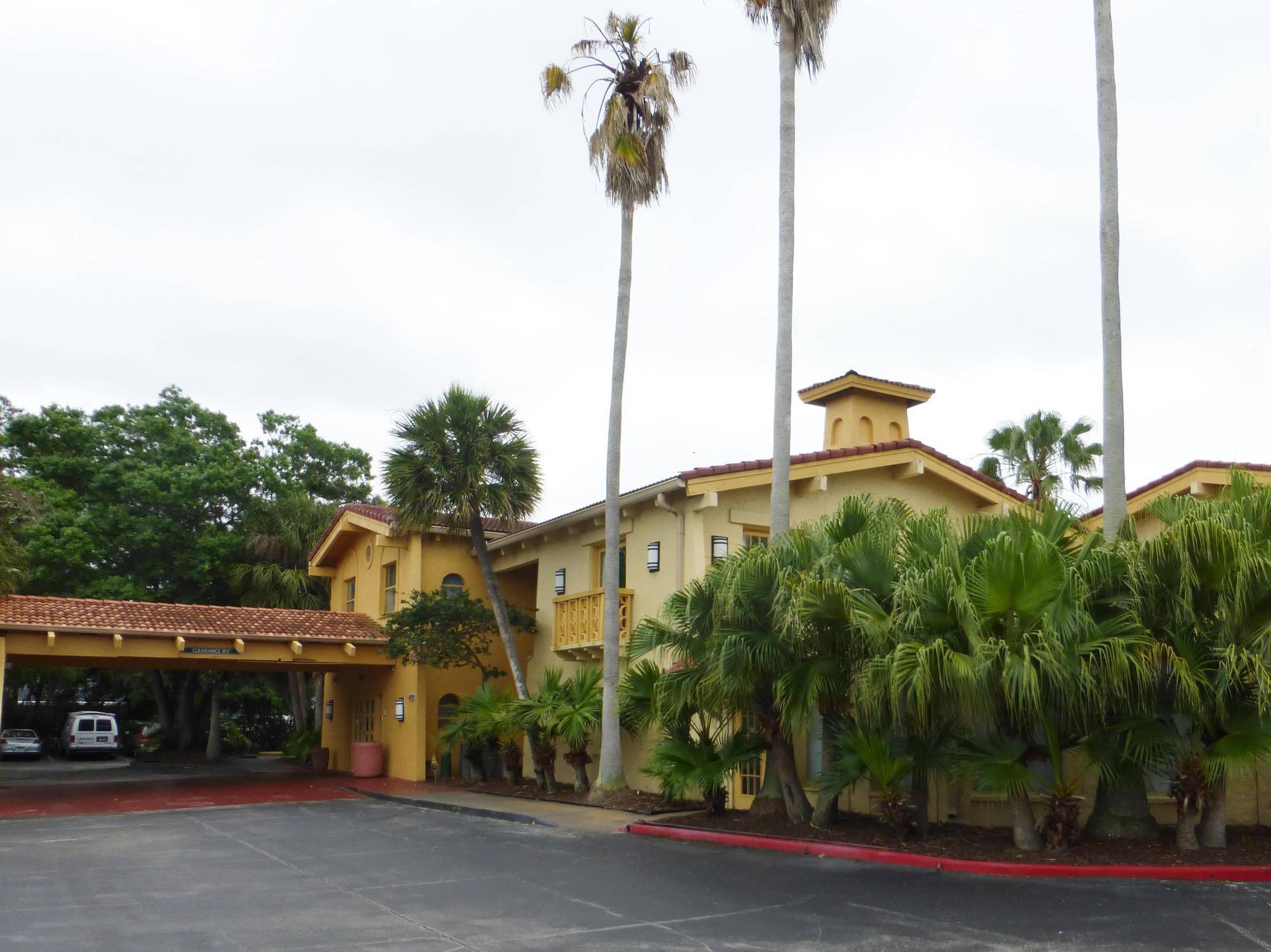 Red Roof Inn Tampa Bay - Sint-Petersburg Buitenkant foto